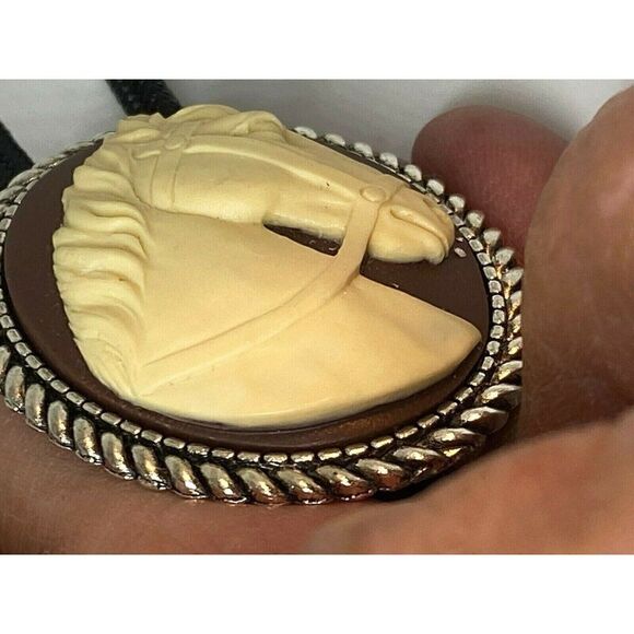 Western Pony White Horse Cameo Rope Pendant Necklace Bolo Lariat Tie Concho Mens - Picture 9 of 10
